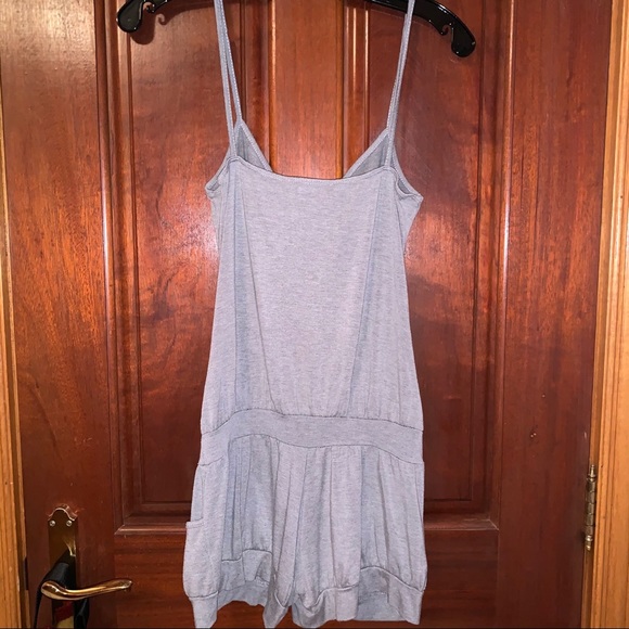 Cute romper - Picture 2 of 2